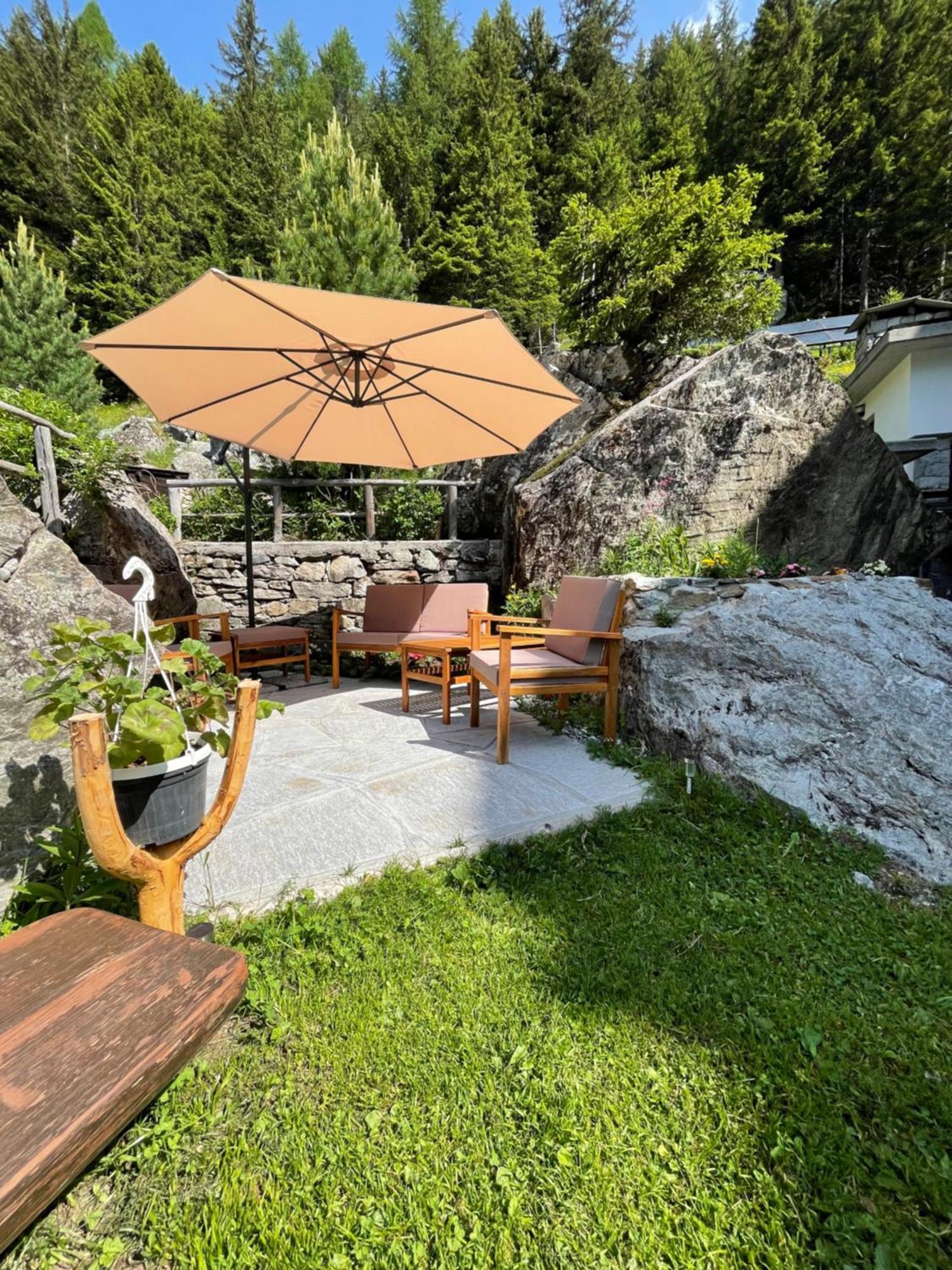 Hotel Gembro Chiesa in Valmalenco Exterior foto