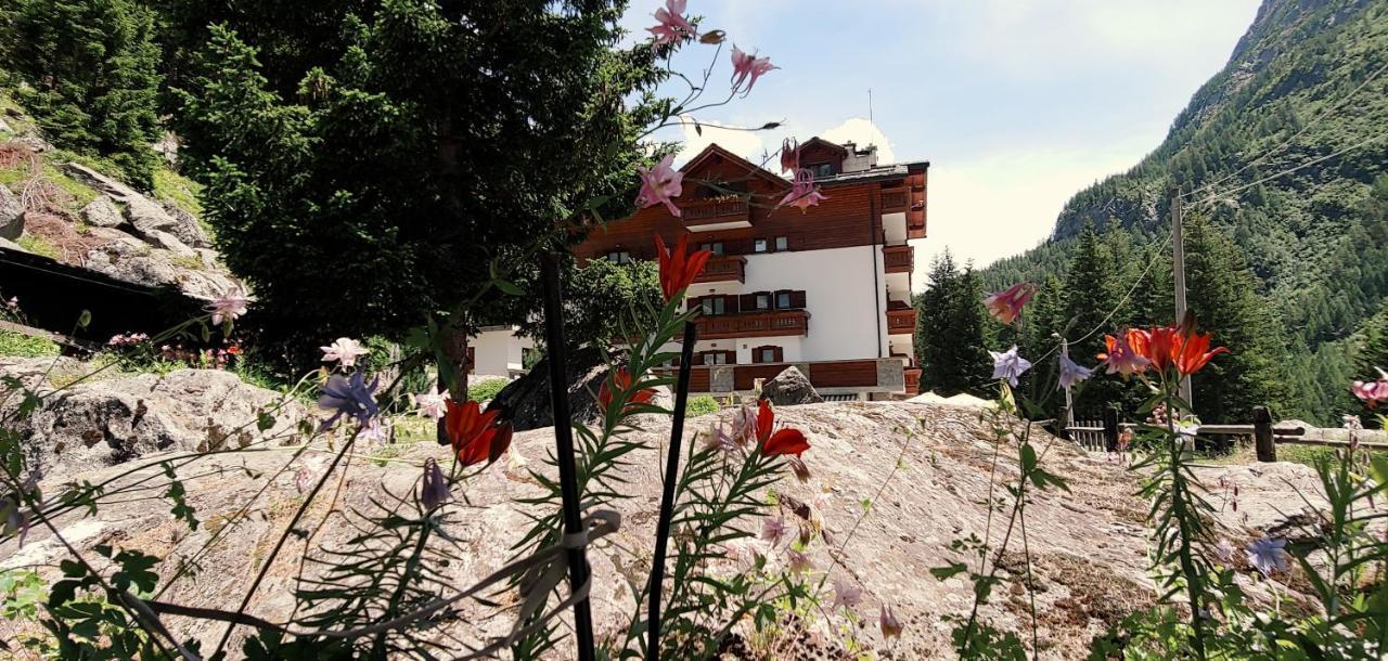 Hotel Gembro Chiesa in Valmalenco Exterior foto